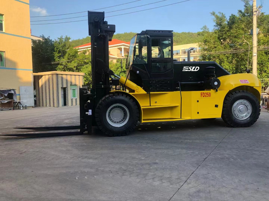 25 Tons Heavy Duty Forklift For Handling 20ft Containers In Port Yard
