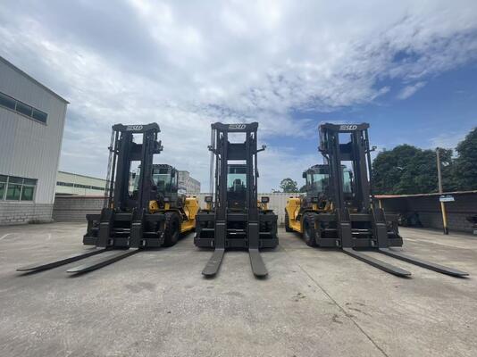 Full Closed Cabin With AC Heavy Lift Forklift Container Forklift Designed For Container Loading And Unloading Operations
