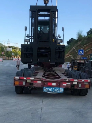 25 Ton 28 Ton Forklift Truck For Lifting Heavy Equipments And Heavy Containers