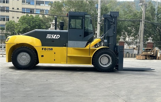 Customized Low Mast 25 Ton 28 Ton Forklift Truck For Lifting Heavy Containers