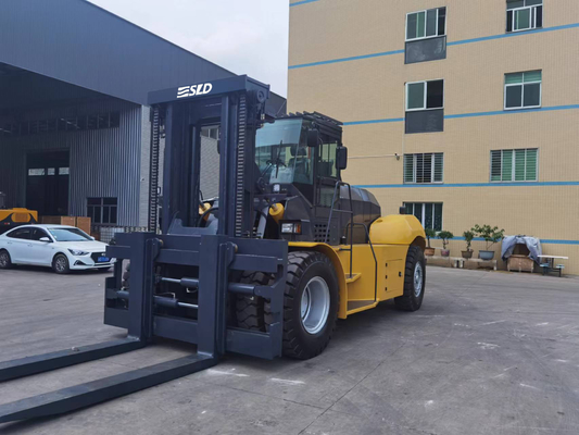 Low Mast 25 Tons Heavy Duty Forklift For Handling 20ft Containers In LCT Vessel