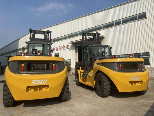 Container Handling 30 Ton High Lift Diesel Forklift Truck FD300 5500mm Mast