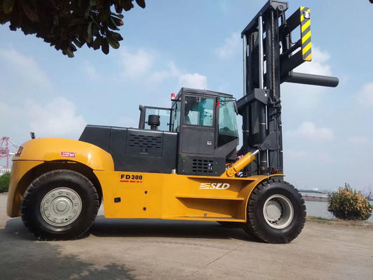 4000mm Mast Giant FD300 30 Ton Heavy Lift Forklift Truck Equipment