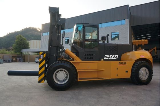 4000mm Mast Giant FD300 30 Ton Heavy Lift Forklift Truck Equipment