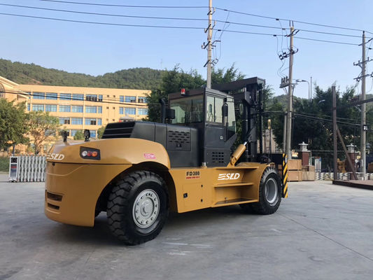 4000mm Mast Giant FD300 30 Ton Heavy Lift Forklift Truck Equipment