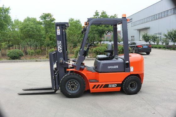 2 Stage/3 Stage 1070x120x40mm Fork Size 2.5tons Diesel Forklift Truck