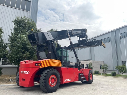 Ergonomic Cabin 45000kg Load RS Reach Stacker For Heavy Container