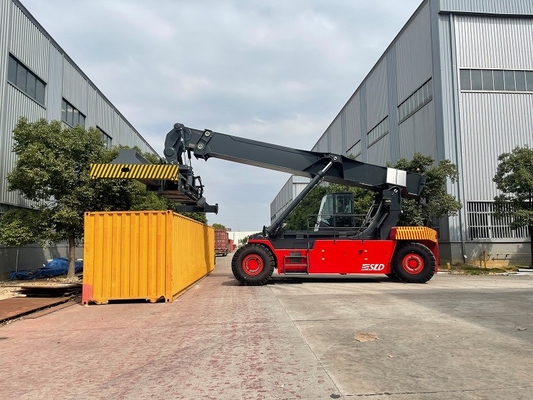 Ergonomic Cabin 45000kg Load RS Reach Stacker For Heavy Container