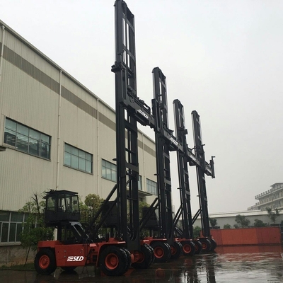 ZF 5WG261 AUTO Transmission Empty Container Handler With Load Capacity Of 45000kgs Service Weight Of 71400 Kgs Unload