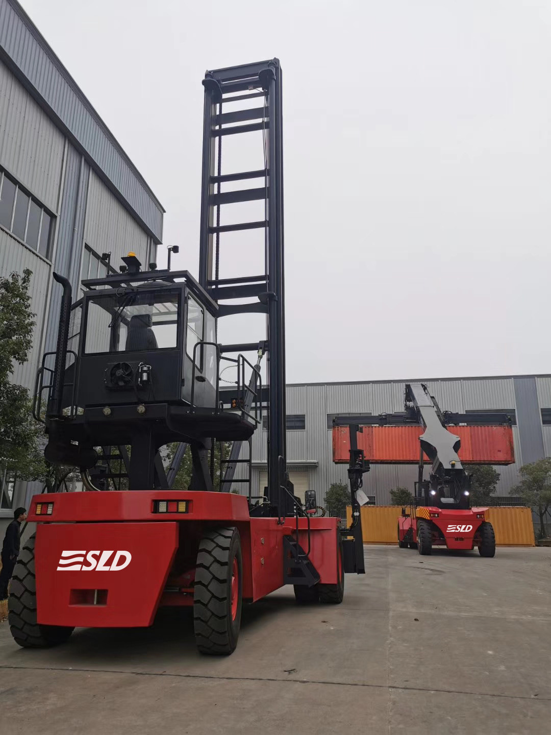Ford Load Handler 8 9 10T CUMMINS QSB6.7 Engine Empty Container Handler Load Capacity 1 Year